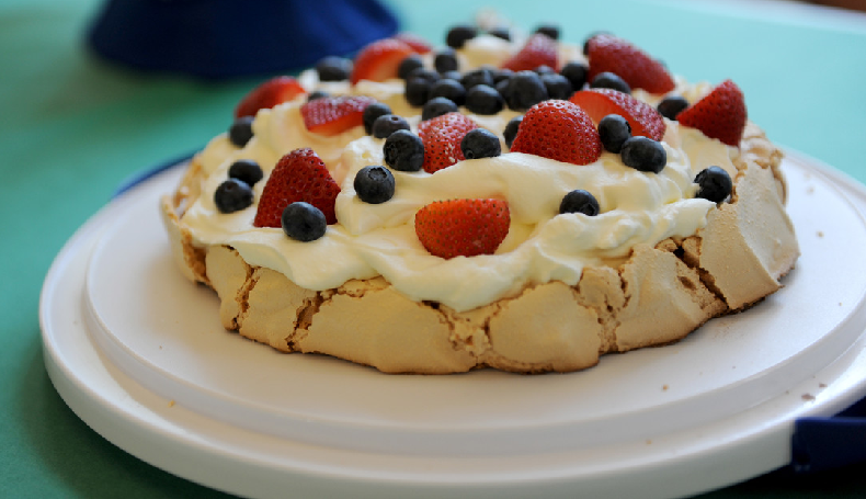 Traditional Pavlova - Nosh & More